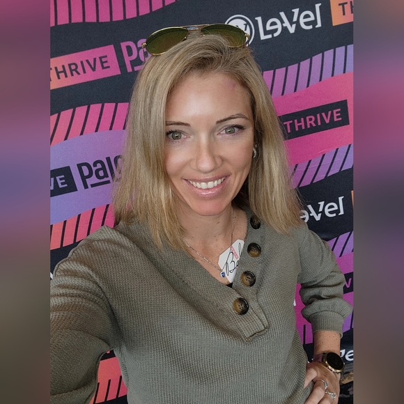 Clothes, jewelry, NWT purses, makeup, literally have to sell everything I own - Picture 10 of 16